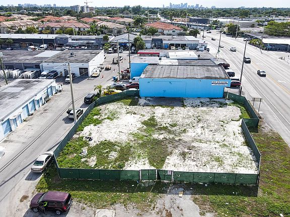 3rd image of 4320-4340 Dixie Highway
