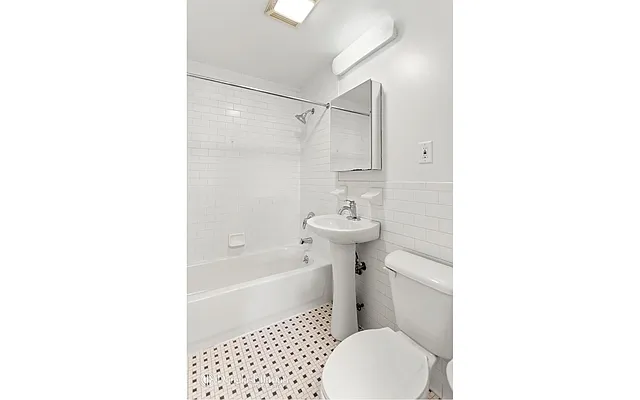 Rented by Douglas Elliman | media 24