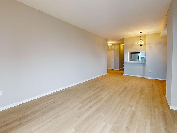 5th image of 40 Oceana Dr #9D