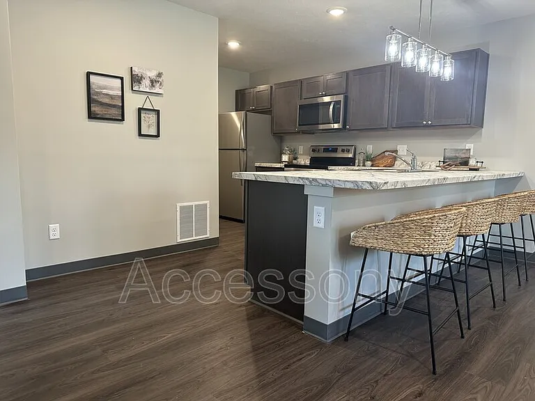 2340 Y St #7 — Photo 13