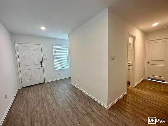 5th image of 2451 Lake Hills