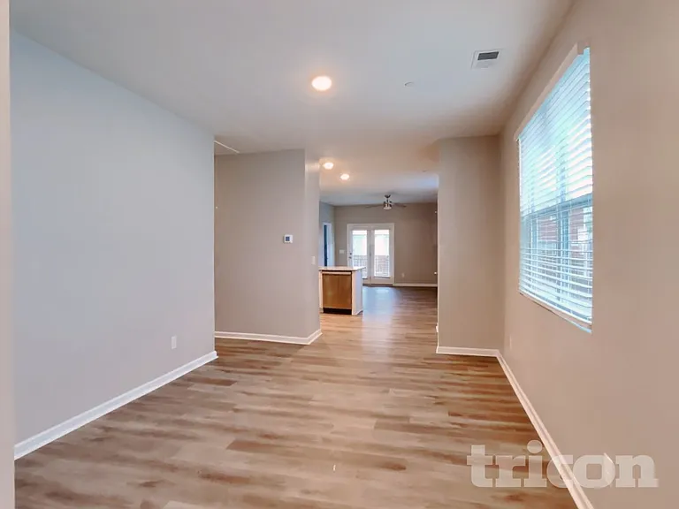 338 Victory Cir — Photo 4