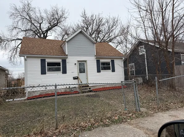 1129 W 5th St, Davenport, IA 52802