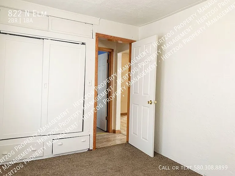 822 N Elm St — Photo 14