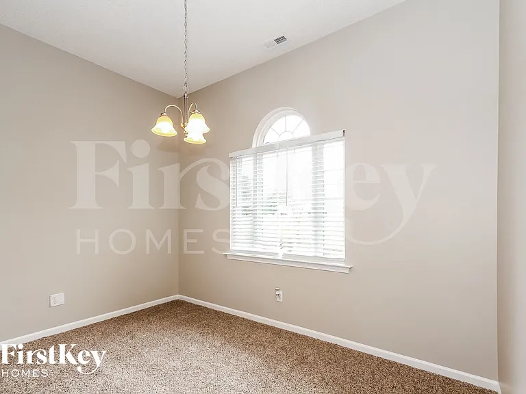 164 Silver Birch Ln — Photo 4