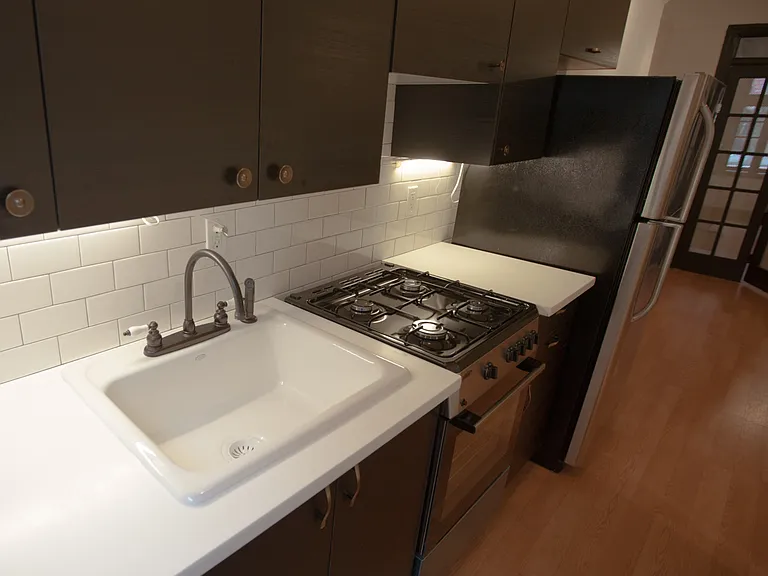 285 W 12th St #3 — Photo 7