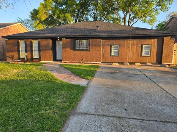 12614 Drifting Winds Dr, Houston, TX 77044