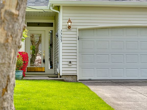 5th image of 1753 SE 112th Ct