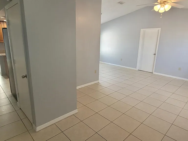 324 Clearwater Ln — Photo 12