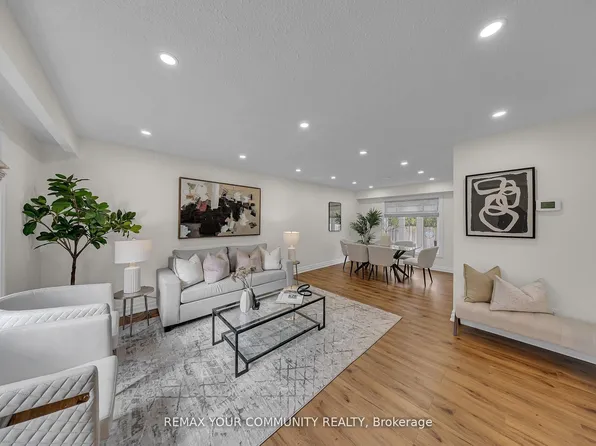 22 Madelaine Cres, Brampton, ON L6S 2Y9