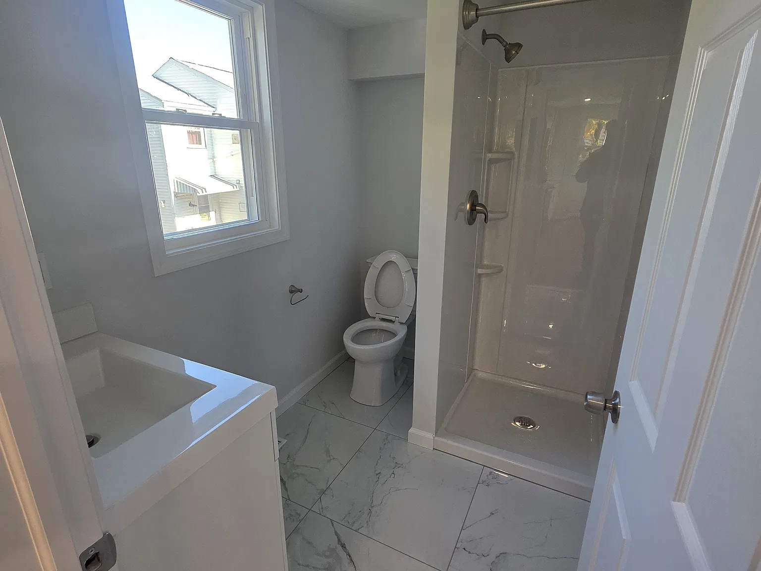 138 Golden Hill St — Photo 3