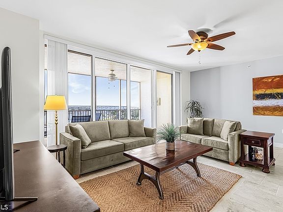 5th image of 2090 W 1st St #1009
