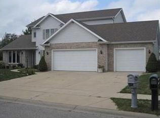 4104 Anchor Dr, Mishawaka, IN 46544
