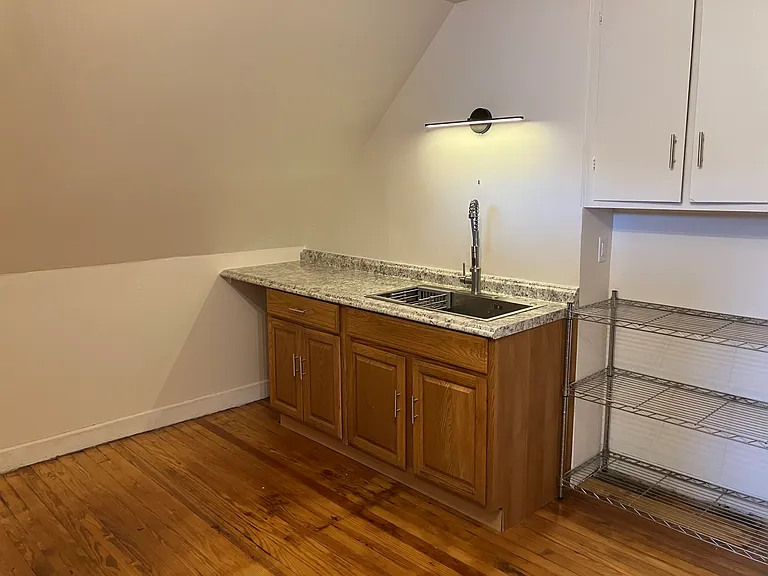 28 Pomona Pl #2 — Photo 14