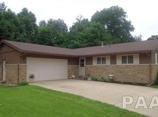 403 Rainbow Dr, Creve Coeur, IL 61610
