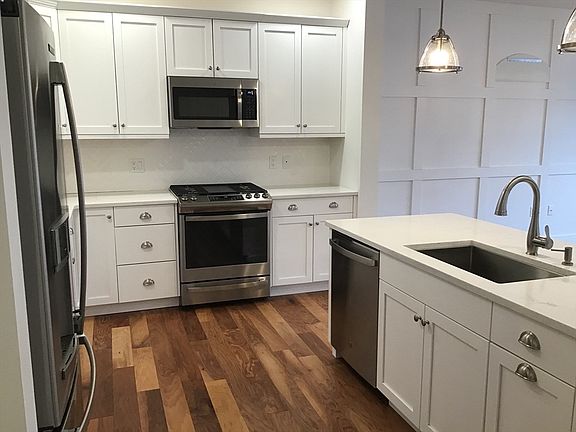 3rd image of 62 Mariners Way Unit 301