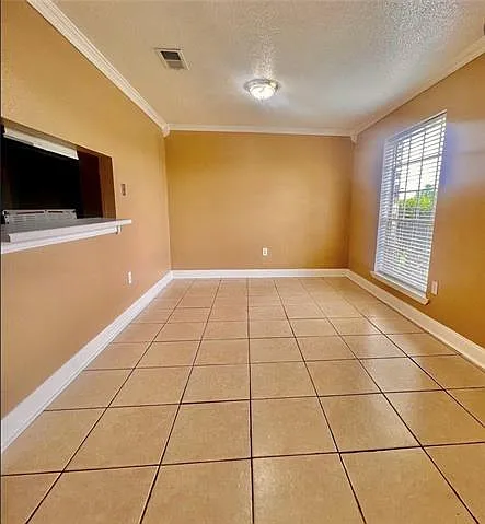 3 bed, 2.0 bath, 1115 sqft, $1,600 — Photo 3