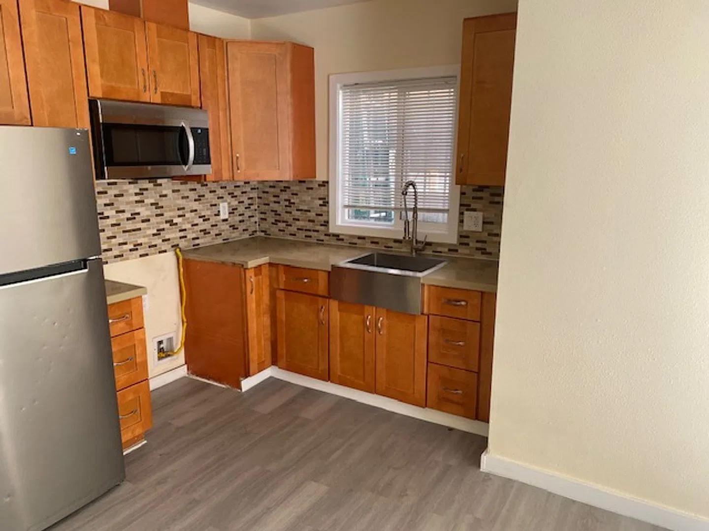 10908 S Figueroa St — Photo 2