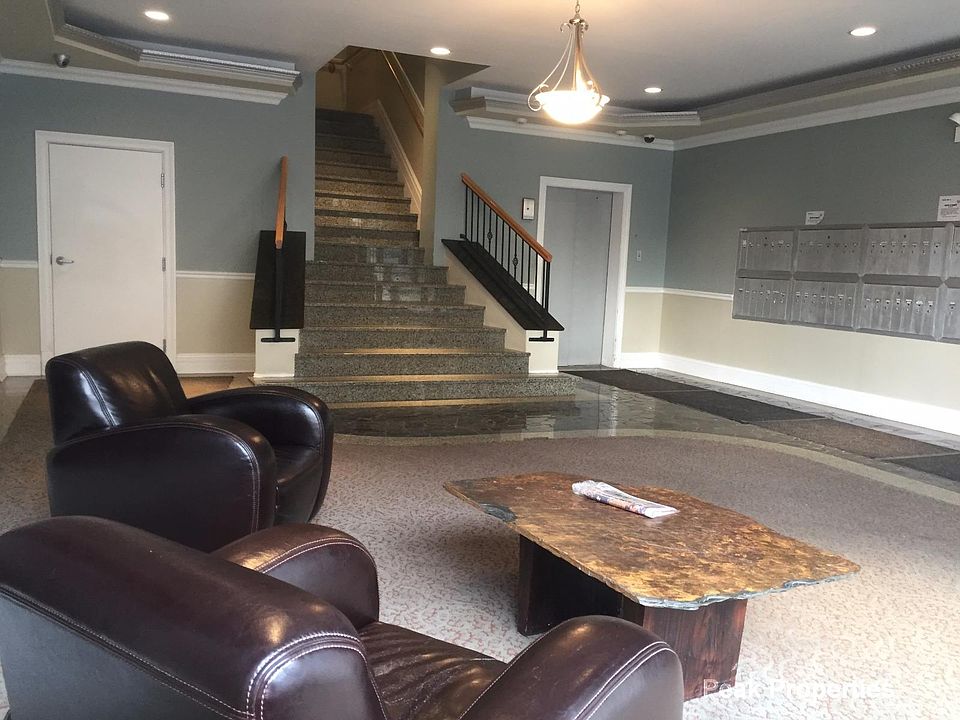 1st image of 1200 W Pratt Blvd APT 103