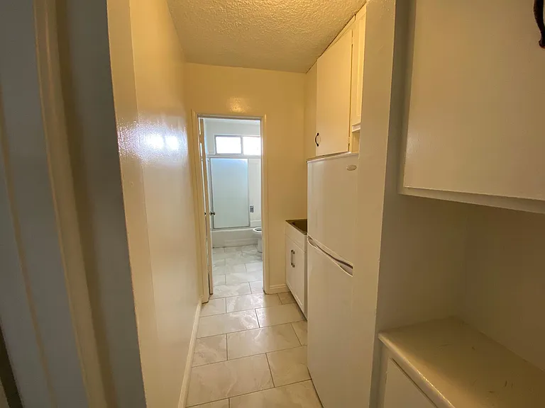 11706 Mayfield Ave #2 — Photo 2