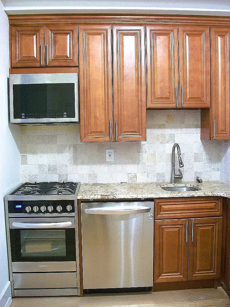 344-346 East 58th Street — Photo 2