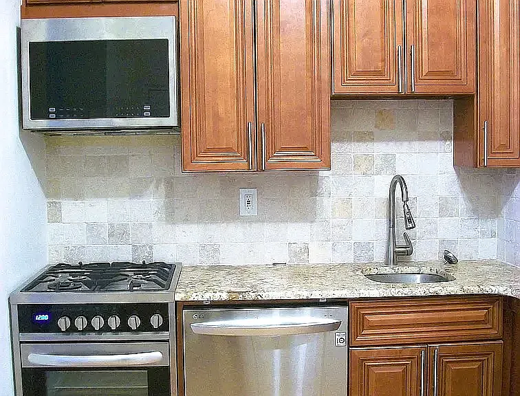 344-346 E 58th St #2A — Photo 2