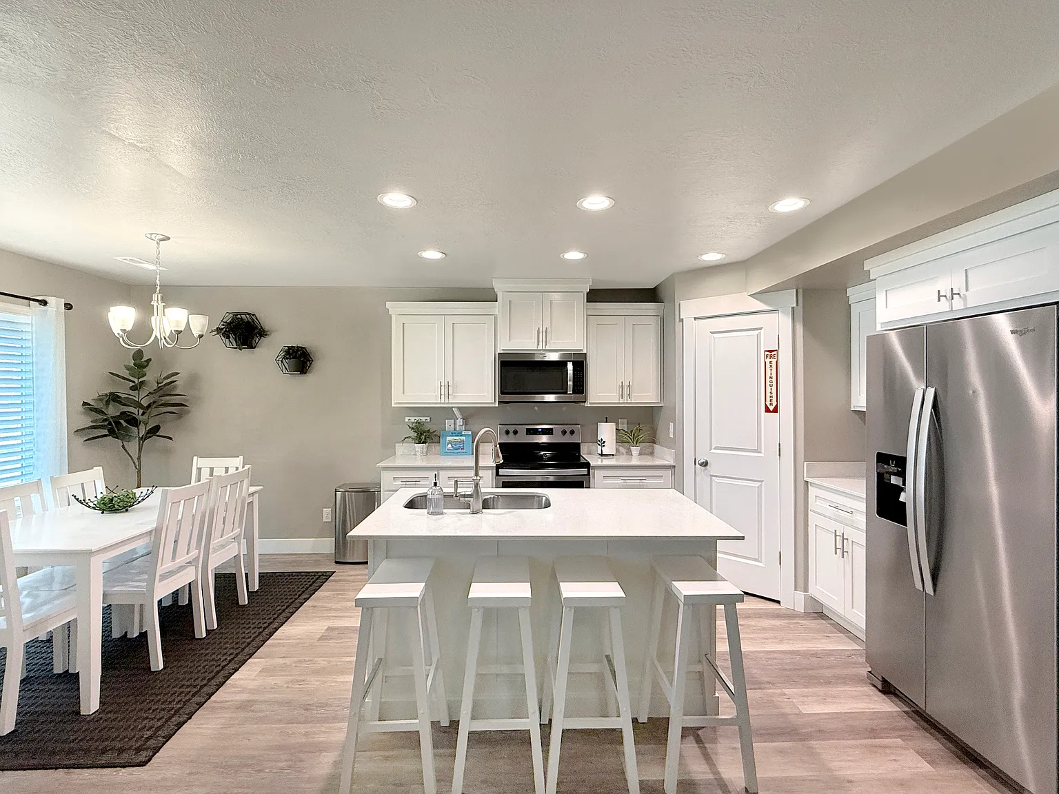 3 bed, 2.5 bath, 1650 sqft, $1,750 — Photo 1