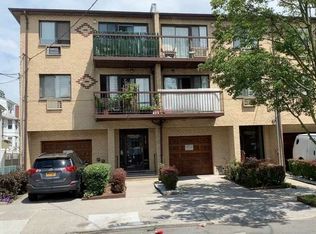 42-49 159th St #2A, Flushing, NY 11358