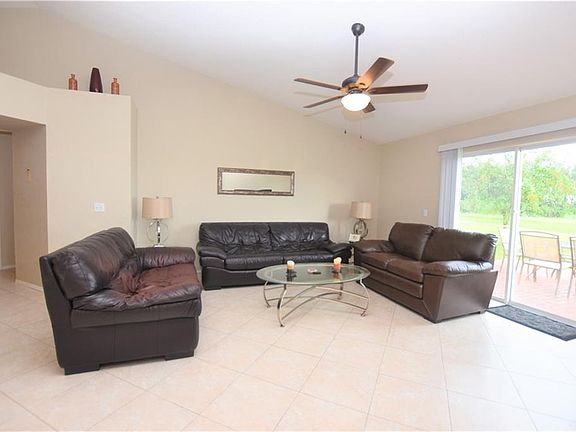 3rd image of 3476 Hilson Dr