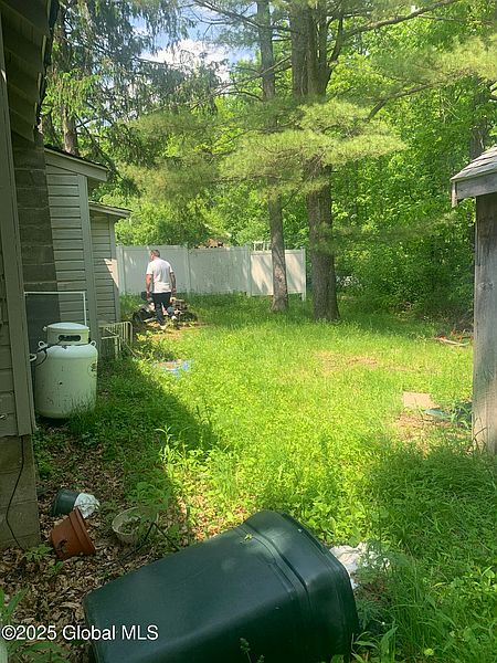 3rd image of 20 Lakeview Road