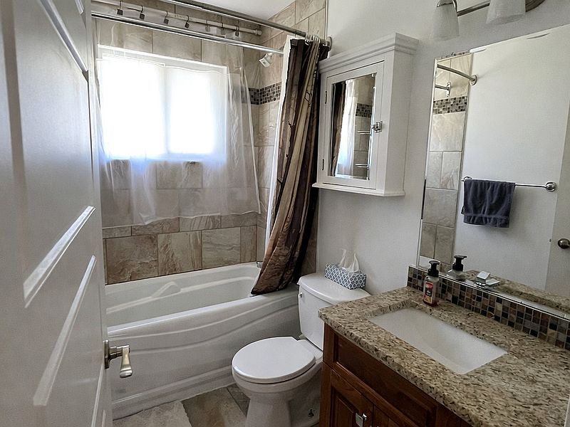 Spruce Grove House for rent - 3 Bedrooms — photo 6