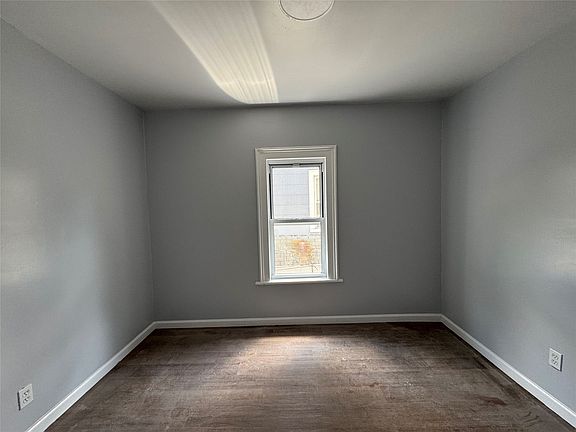 3rd image of 16 High St