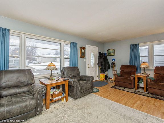 2nd image of 1202 Southlawn Dr