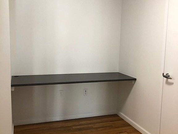 5th image of 265 Van Brunt St APT 1G