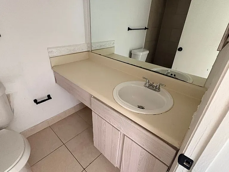 2855 Winkler Ave #120 — Photo 8