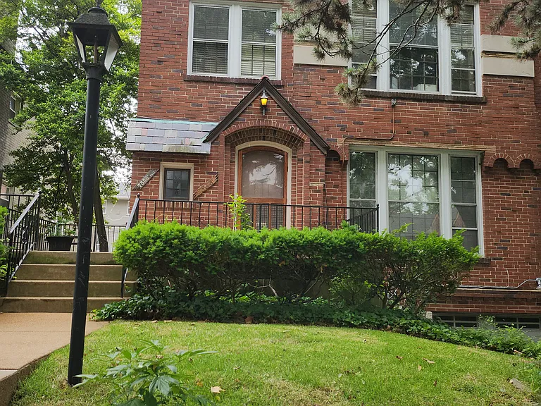7558 York Dr — Photo 1