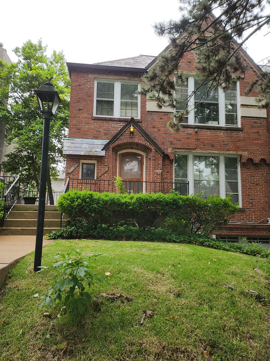 Building Photo - 7558 York Dr
