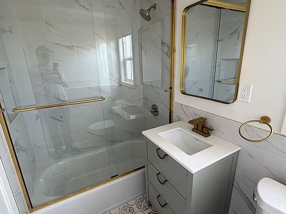 5th image of 1834 N Harvard Blvd APT 20