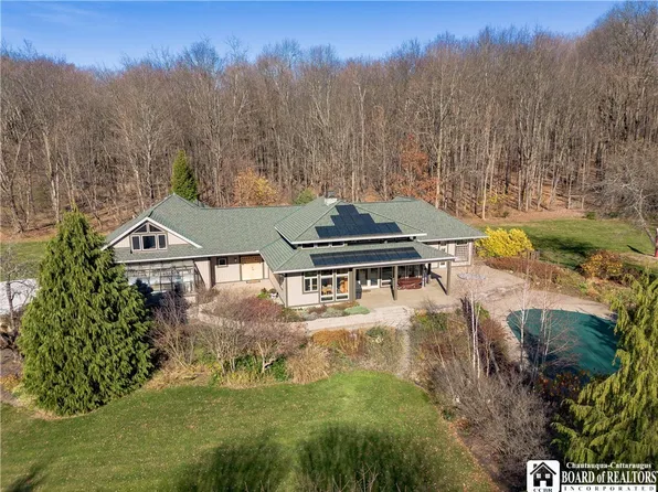 4422 Lakeside Dr, Bemus Point, NY 14712
