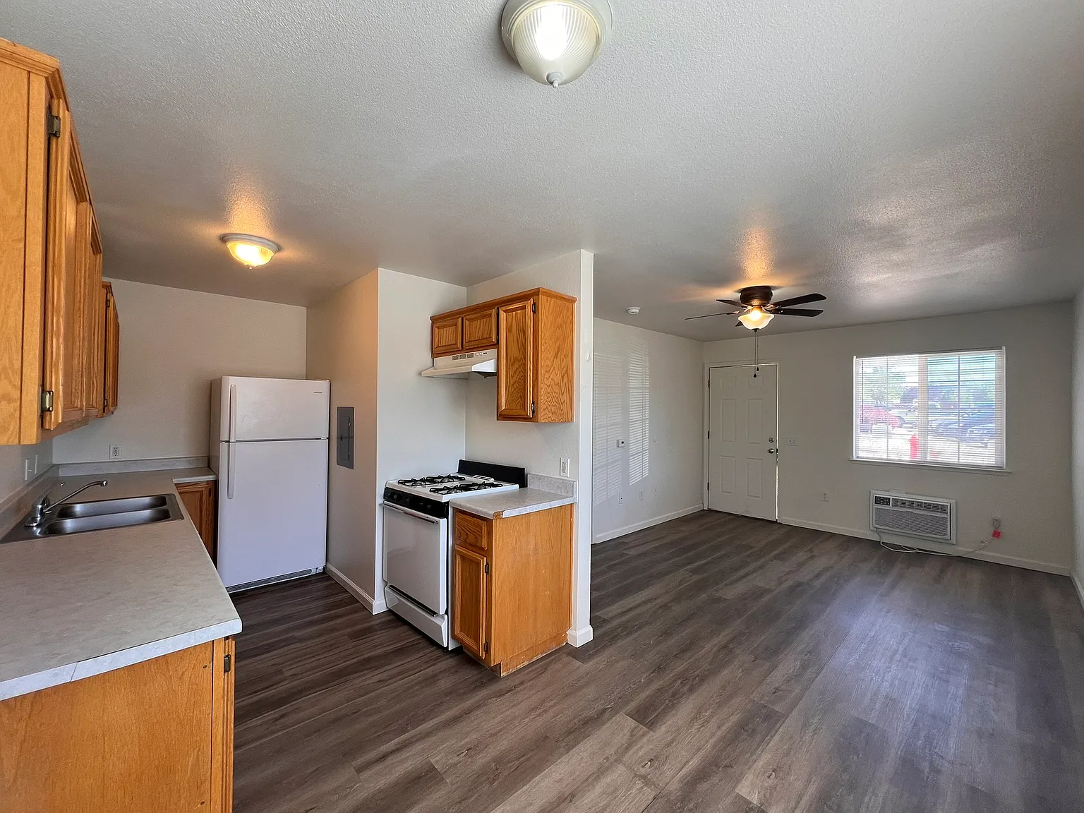 Cedar Apartments — Photo 2