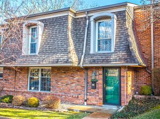 4346 Chateau De Ville Dr, Saint Louis, MO 63129