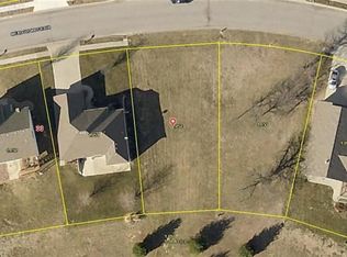 2702 Meadow Ridge Dr, Saint Joseph, MO 64504