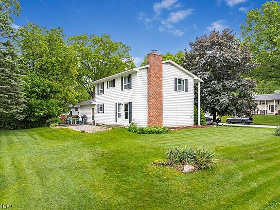 3rd image of 2583 Peach Tree Cir