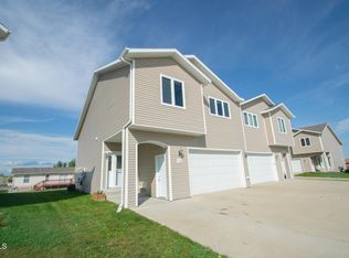 1730 Calgary Loop, Bismarck, ND 58503