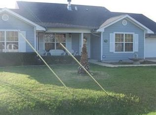 1424 Pin Oak St, Hearne, TX 77859