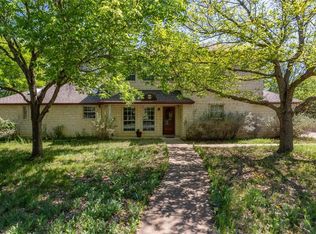 933 Highland Dr, Cleburne, TX 76033