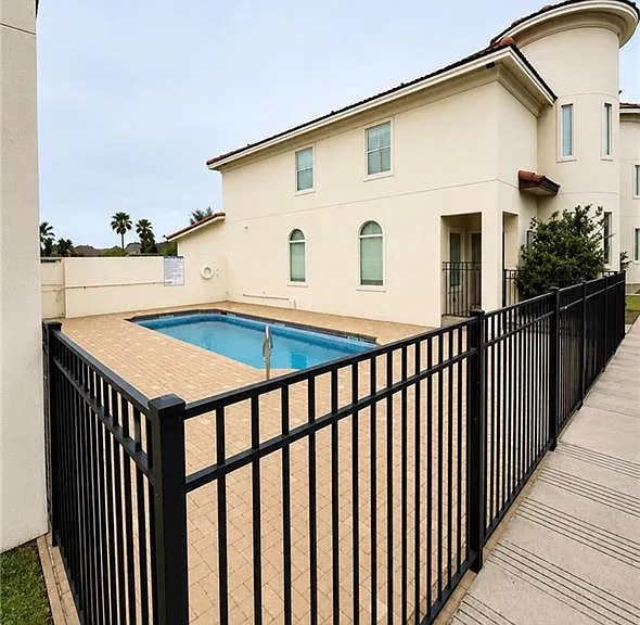 1412 E Keeton Ave #15 — Photo 6