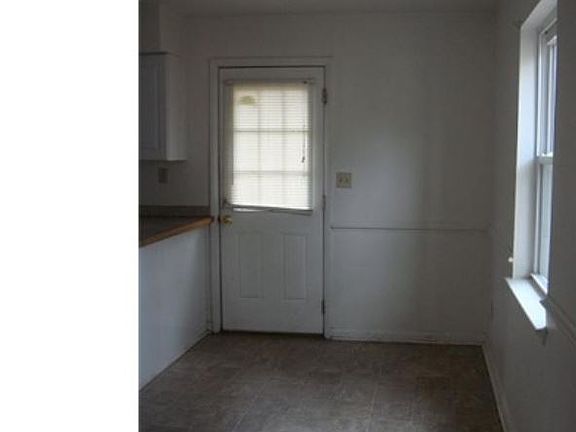 4th image of 9535 15th Bay St #A