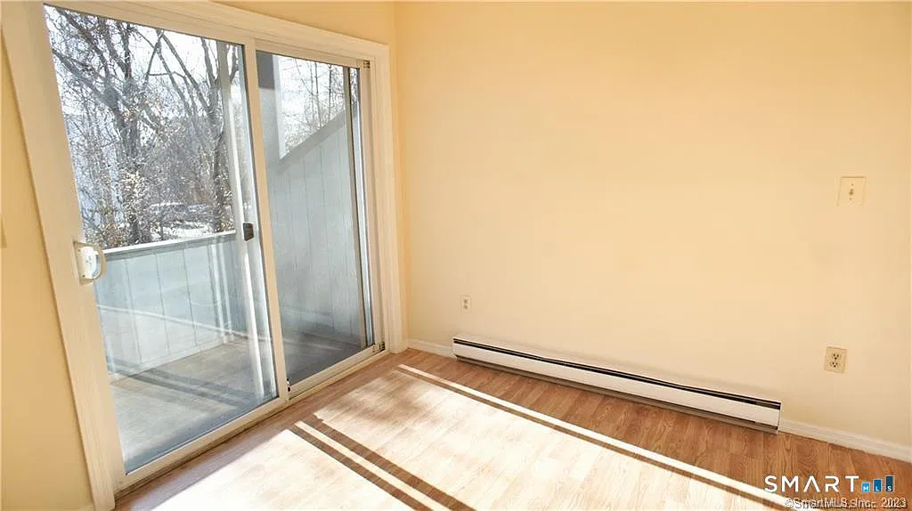 2 bed, 1.0 bath, 1000 sqft, $2,195 — Photo 4