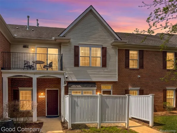 2854 Cottonwood Dr Unit B, Waterford, MI 48328